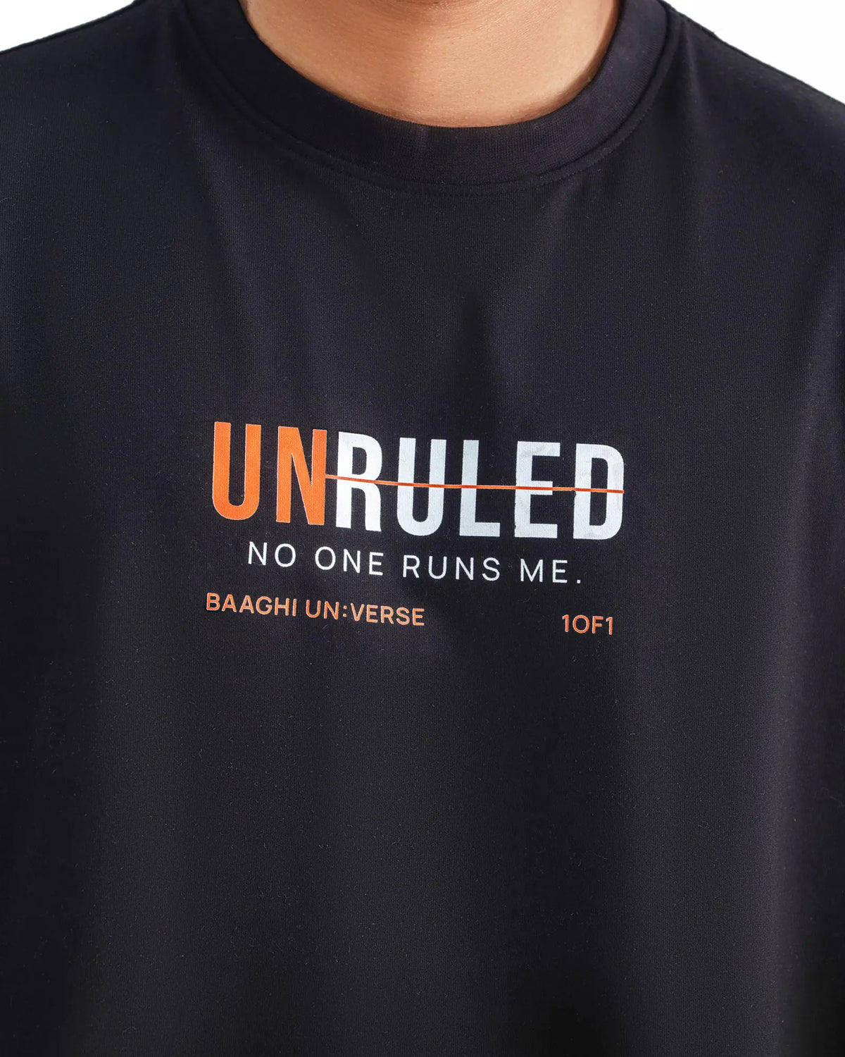 UNRULED Oversized Tee — Black — Garment close